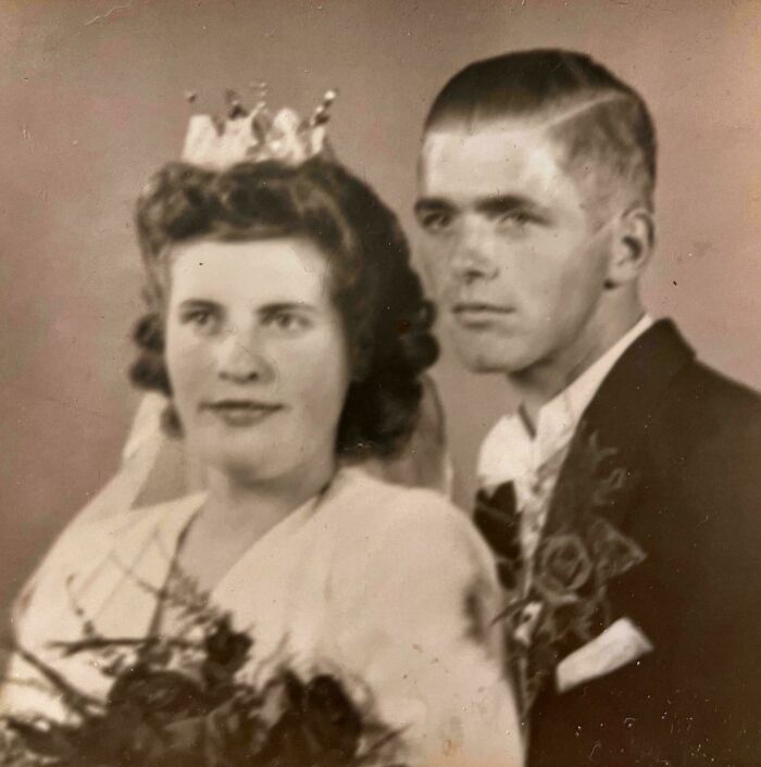 Vintage wedding photo capturing a bride and groom, showcasing timeless love and classic style.