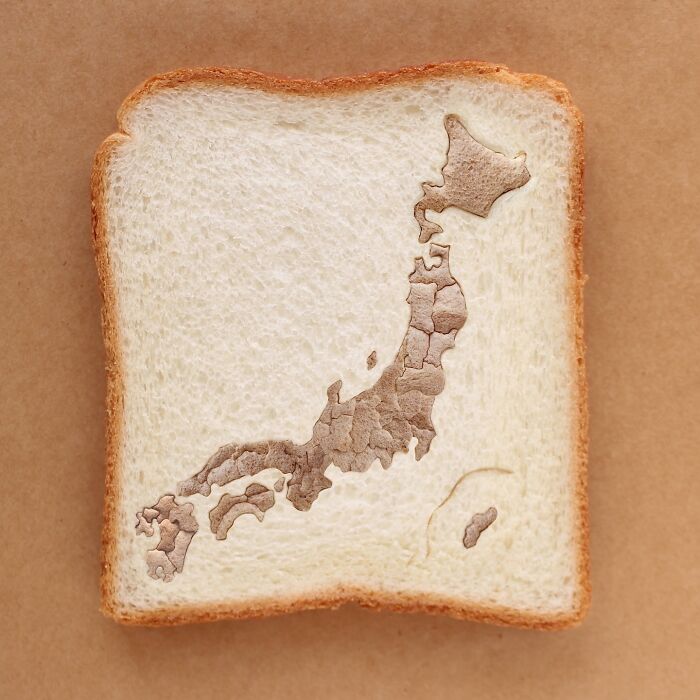 Creative toast design featuring a map of Japan by Japanese artist.