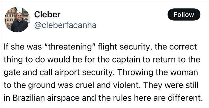 Tweet discussing flight delay incident where a passenger tried to storm the cockpit and was tackled by the crew.