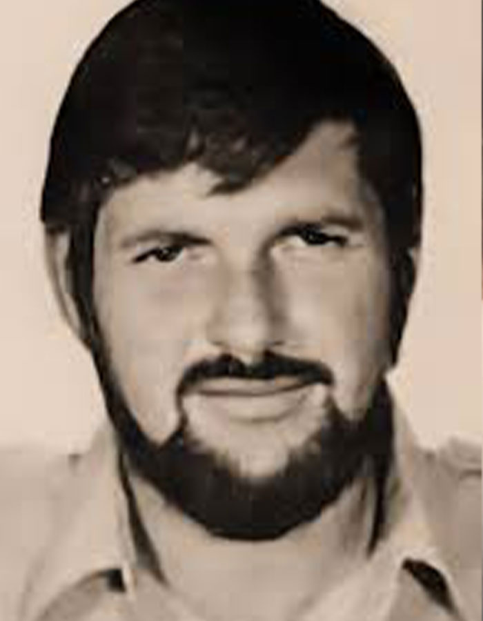 Bearded man associated with fertility fraud case involving sibling DNA.