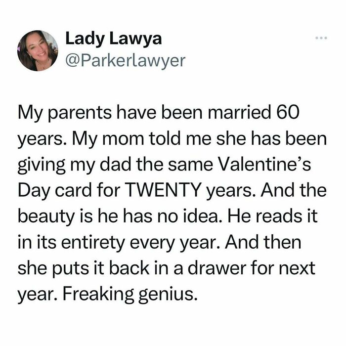 A funny tweet about a mom using the same Valentine's card for 20 years, shared by Lady Lawya.