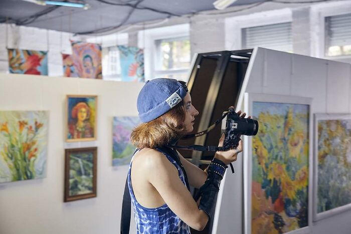 Every Line Is A Story: The Mesmerizing Linear Divisionism Of Oleksandra Malyshko