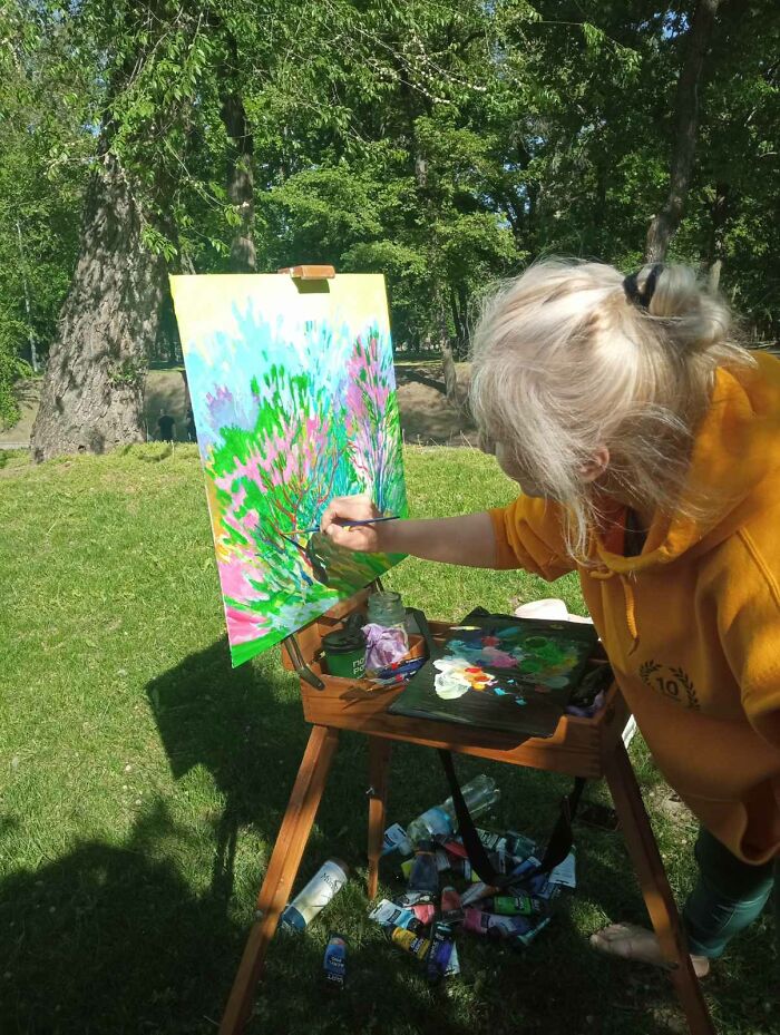 This Ukrainian Artist Captures The Essence Of Spring With Her Unique Painting Style Called “Linear Divisionism”