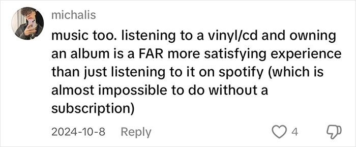 Comment praising physical media like vinyl and CDs over streaming services for music enjoyment.