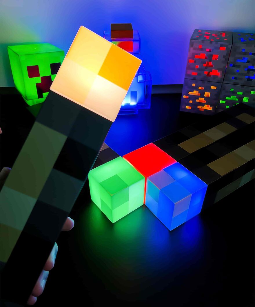 This Minecraft-Inspired Lamp Made Me Feel Like I Was Back In The Game, But Irl