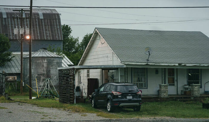 How I Captured Human Connection Through 16 Photos Of Route 66
