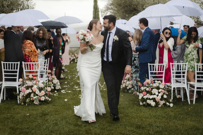 Proof That Rain On Your Wedding Day Is Actually Pretty Perfect