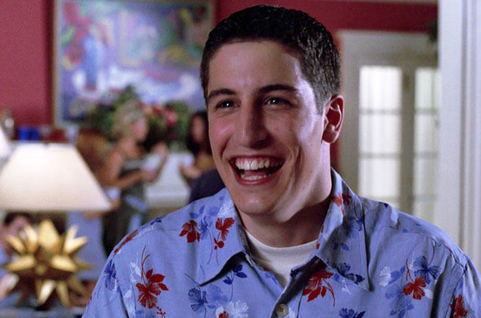 Smiling man in a floral shirt, representing American Pie star, showcasing weight loss in NYC.