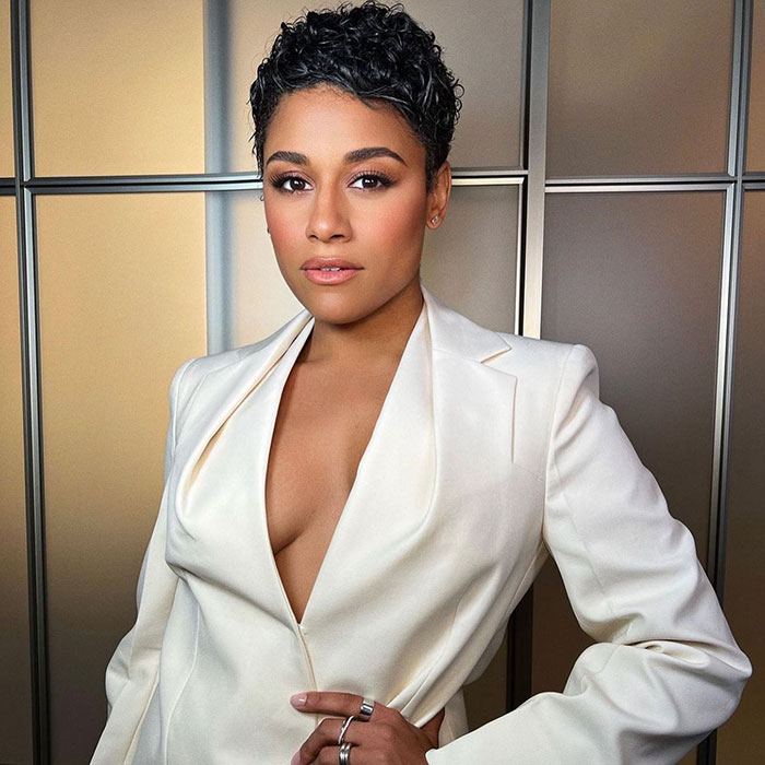 "Not Classy": Rachel Zegler's Co-Star Seemingly Takes Jab At Her Amid 'Snow White' Drama