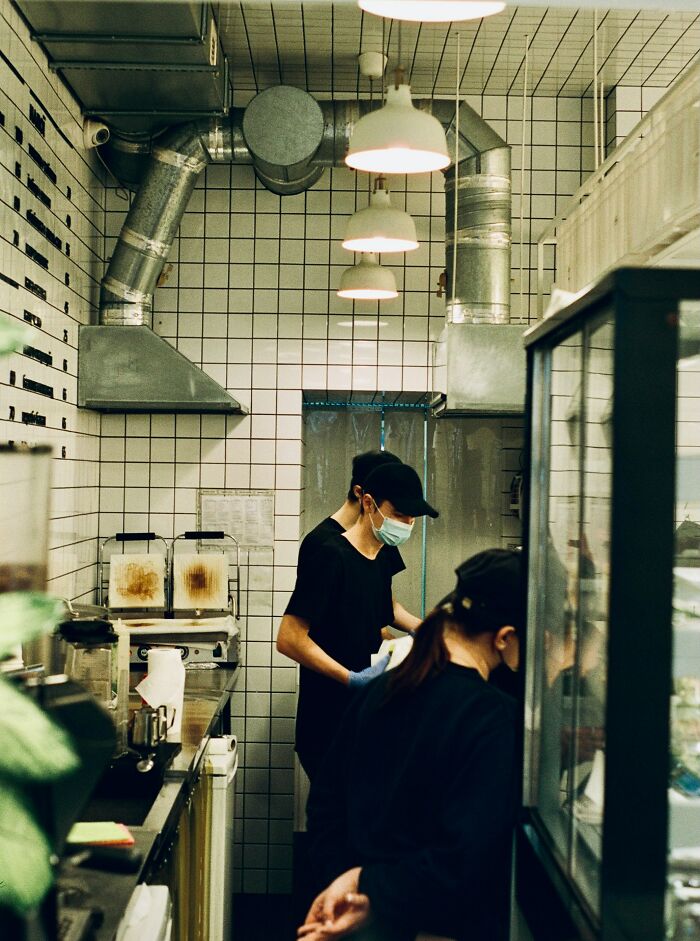 30 People Who Survived The 2008 Recession Share What It Was Really Like