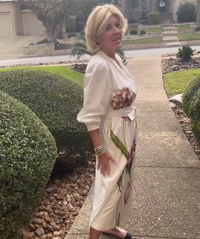 "AITA For Telling My Mom I Won’t Attend A Wedding If She Wears A Certain Dress" "AITA For Telling My Mom I Won’t Attend A Wedding If She Wears A Certain Dress"