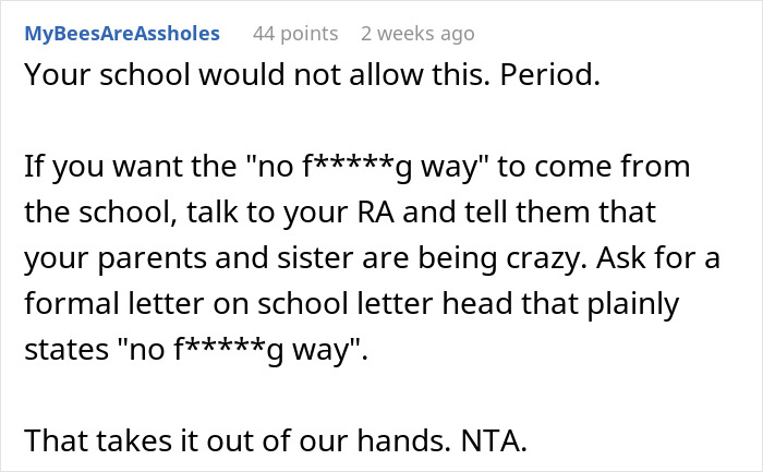 Reddit comment about college dorm room disagreement with older sister and baby.