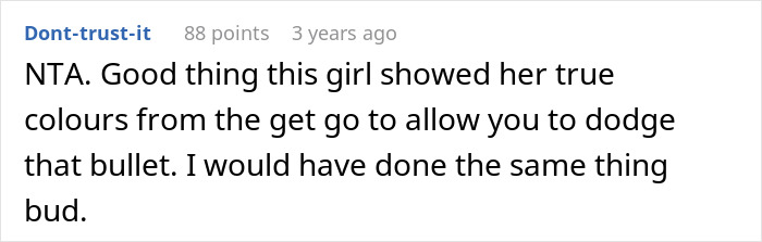 Reddit comment on a woman's behavior at a restaurant, highlighting her attitude and a date's reaction to leave. Reddit comment on a woman's behavior at a restaurant, highlighting her attitude and a date's reaction to leave.