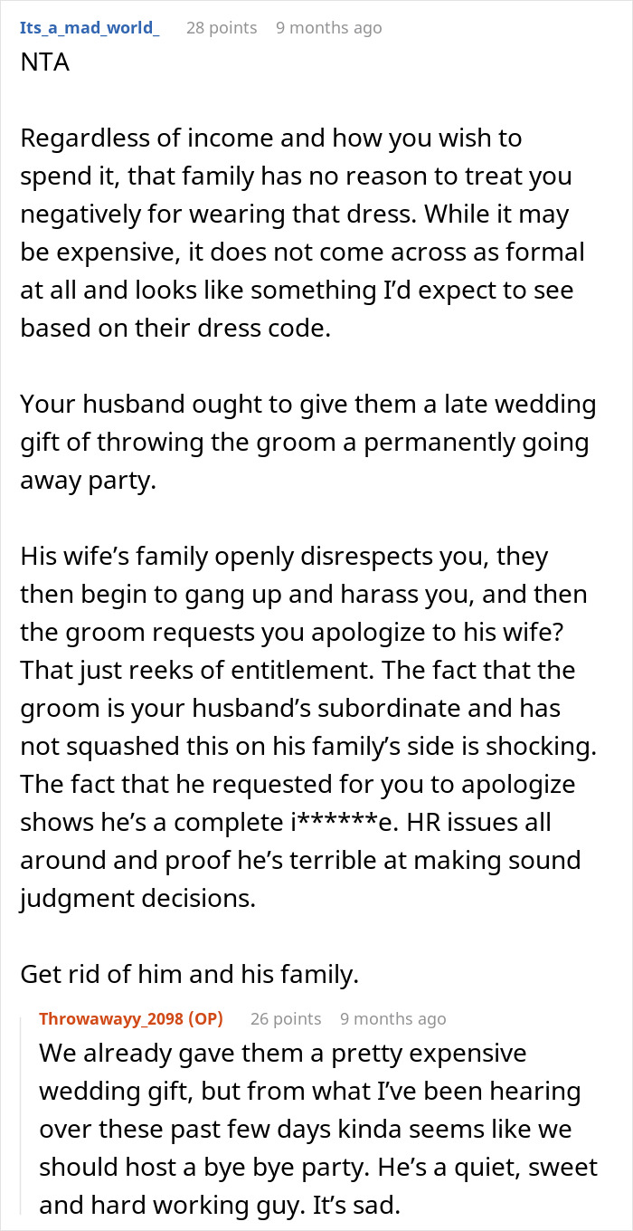 Woman's Green Dress Sparks Major Wedding Controversy, Bride Is Left Fuming Woman's Green Dress Sparks Major Wedding Controversy, Bride Is Left Fuming