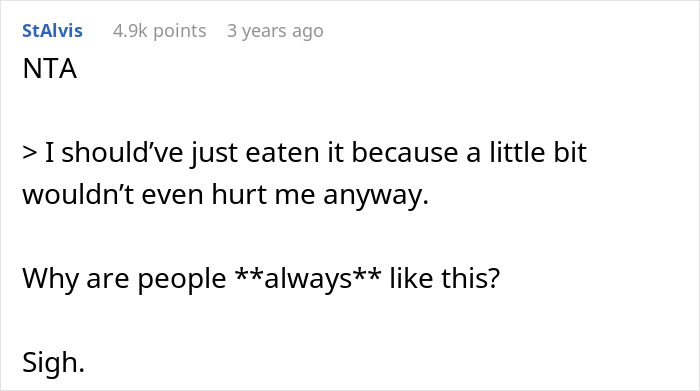 Reddit comment discussing a gluten-free meal refusal situation, questioning people's behavior.