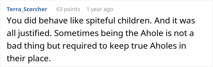 Comment on family conflict, discussing justified behavior in a reply about a dad's engagement dinner.