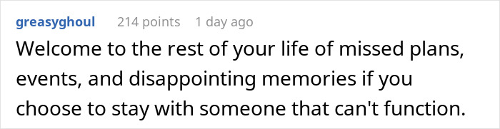 Reddit comment on long-distance relationship challenges and missed plans.