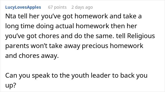 Text comment from user LucyLovesApples advising to refuse babysitting by prioritizing homework and chores when aunt starts drama in niece&rsquo;s life.