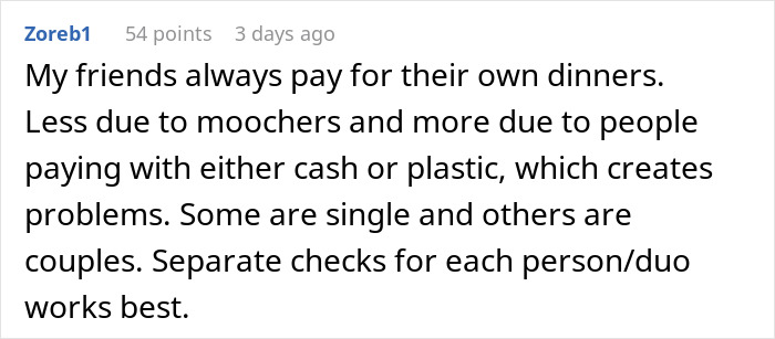 Text comment on separate checks for group dining, addressing issues of split bills and differing payment methods.