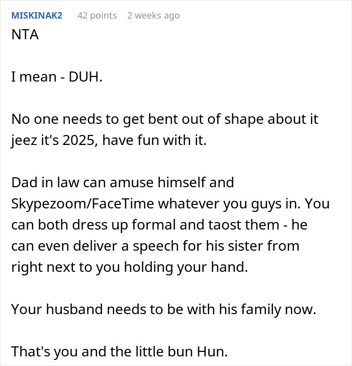 Reddit comment discussing mom-to-be's demand that husband skips sister's wedding due to due date proximity.