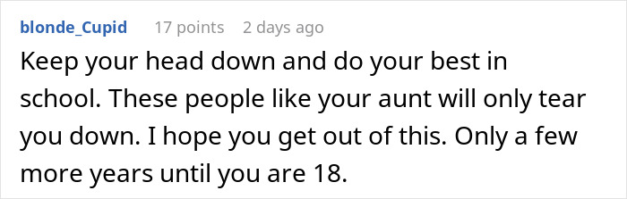 Text conversation about an aunt causing drama and niece refusing to babysit her kids, offering supportive advice.