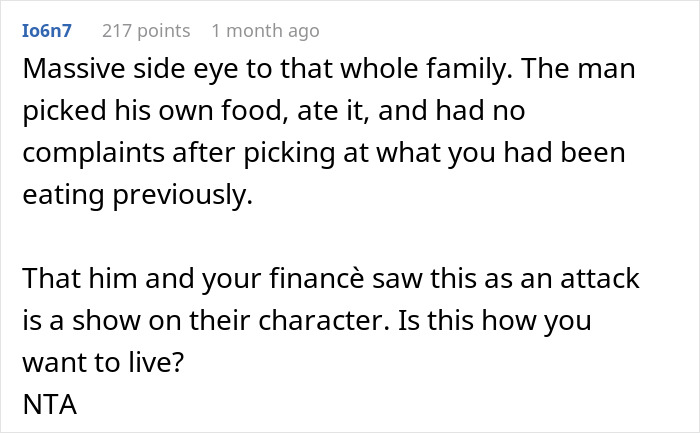 Reddit comment discussing a family conflict over vegetarian meatballs and character judgment.