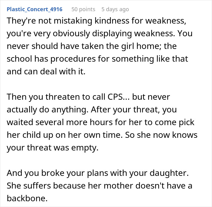 Reddit comment discussing a woman&rsquo;s response to assumptions about babysitting, play dates, and perceived weakness.