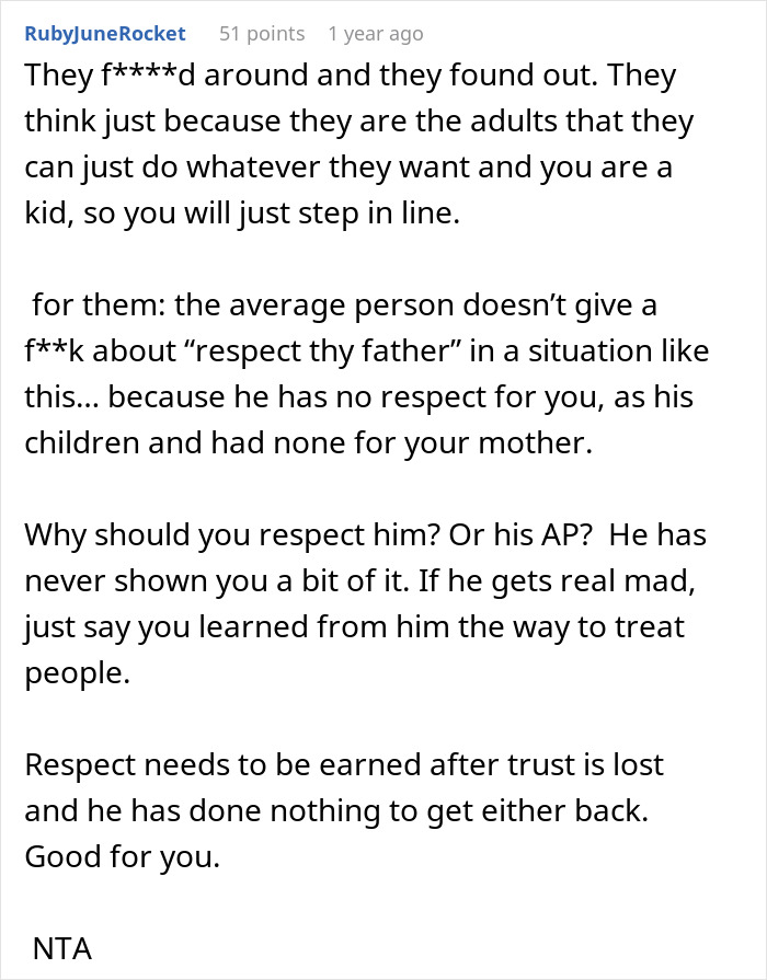 Text post discussing discomfort at a dad's engagement dinner and family respect issues.