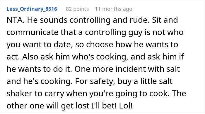 Reddit comment criticizing controlling behavior in a relationship regarding cooking during a vacation.