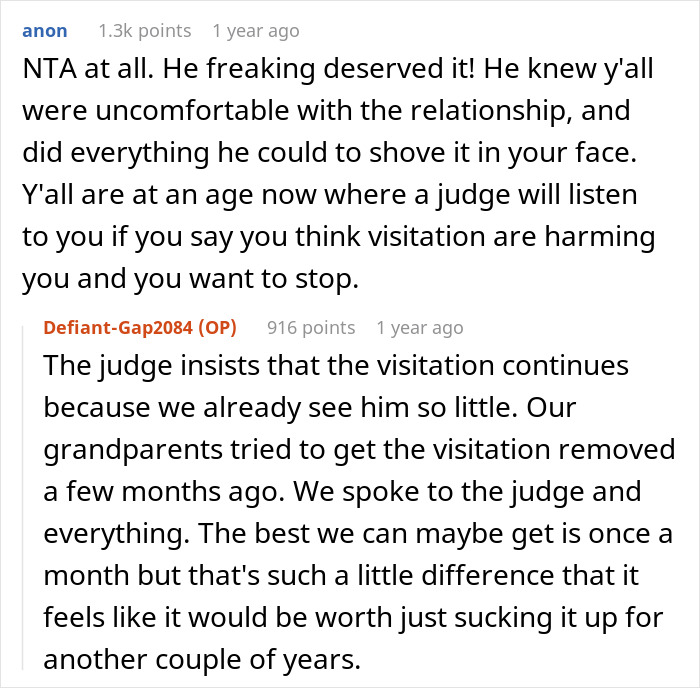 Reddit comments discussing discomfort at dad's engagement dinner.