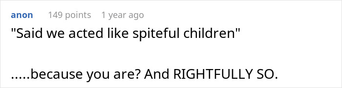 Reddit comment about behavior at a dad's engagement dinner.