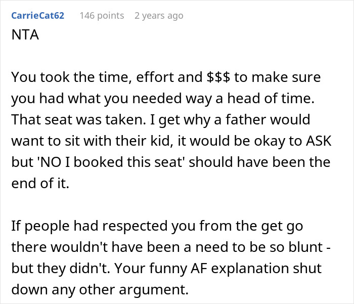 Reddit comment supporting woman who booked two plane seats, mentioning effort and respecting her choice.