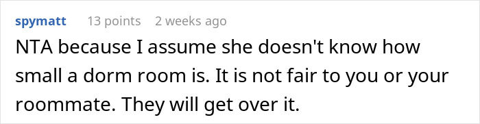 Reddit comment discussing refusal to share a dorm room with a sister and her baby.