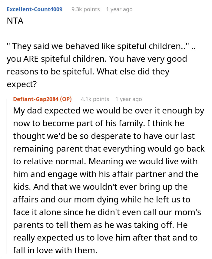Reddit comments discussing behavior at dad's engagement dinner; emotional tension and family expectations addressed.