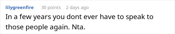 Screenshot of a social media comment reacting to an aunt starting drama after niece refuses to babysit kids.