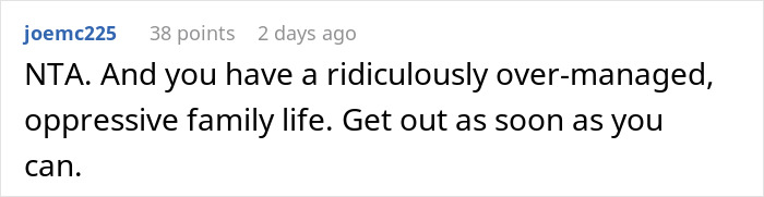 Screenshot of a comment discussing drama caused by an aunt when the niece refuses to babysit her kids.