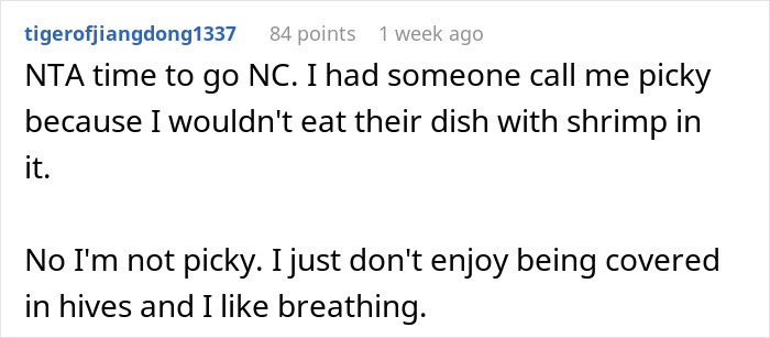 Reddit comment about allergy issues, mentioning hives and breathing challenges, related to ignoring food allergies.