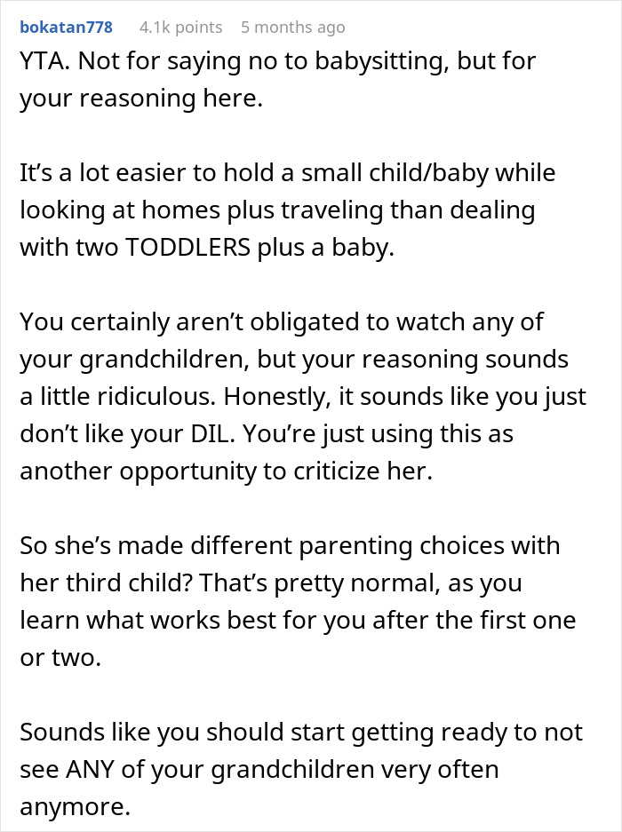 Reddit comment criticizing grandma for favoritism and refusal to babysit, discussing parenting choices and family dynamics.