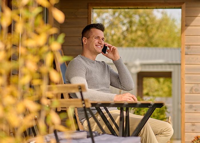 Karen Tries To Ban All Noise, Light, And Smoke, Police Call Her Delusional As Tenant Loses It Karen Tries To Ban All Noise, Light, And Smoke, Police Call Her Delusional As Tenant Loses It