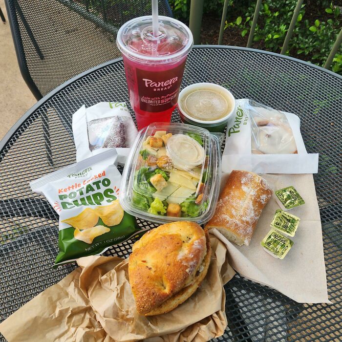 30 Chain Restaurant Employees Share Industry Secrets Most Of The Customers Don't Know About