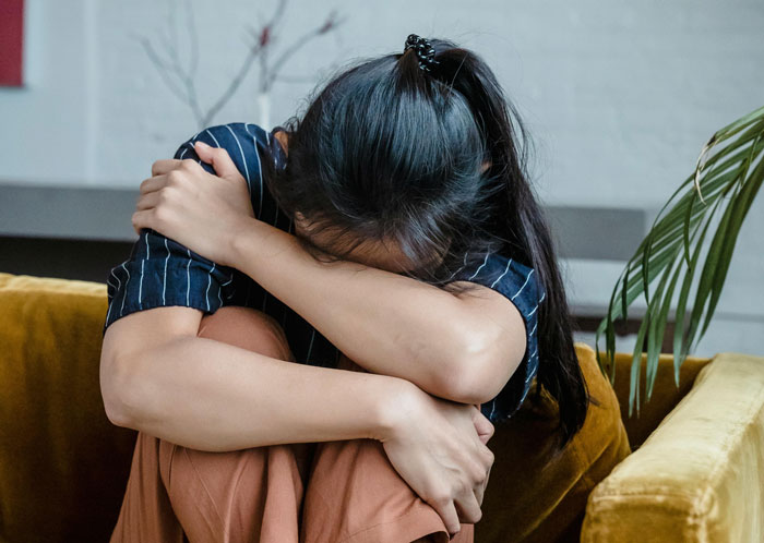 Guy Thinks GF's Money Is His Money, Asks Her To Buy Her Own Engagement Ring, She's Furious