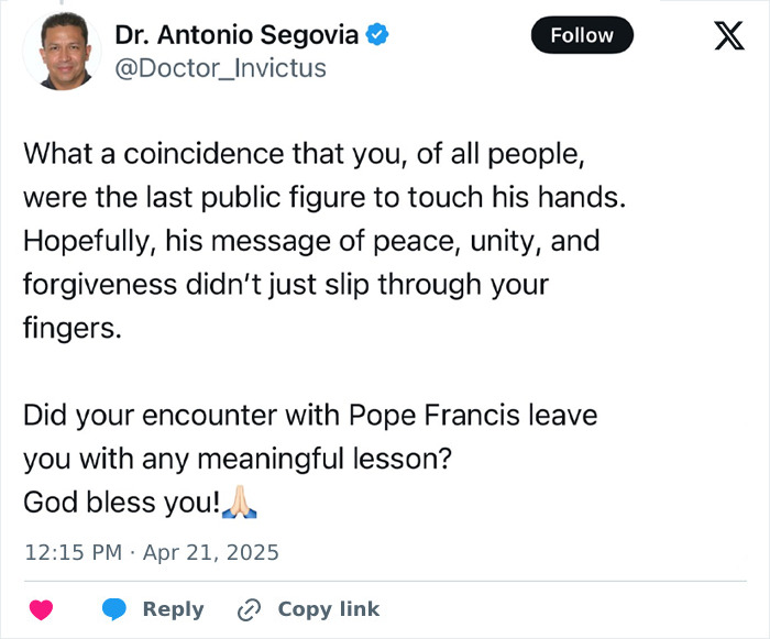 Tweet by Dr. Antonio Segovia discussing JD Vance's encounter with Pope Francis.