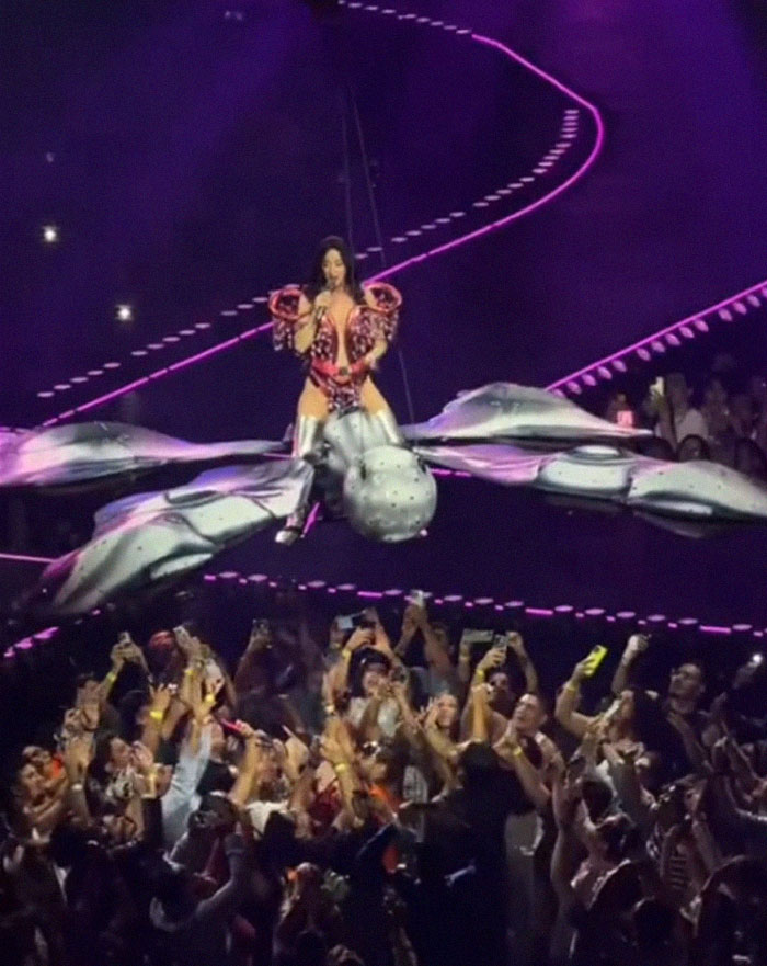 Katy Perry Just Launched Her Tour And Became An Internet Laughing Stock Immediately After