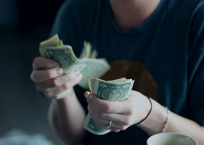 “5 Years Of My Life Down The Drain For Nothing”: Lifestyle Choices That Scream “Red Flag”