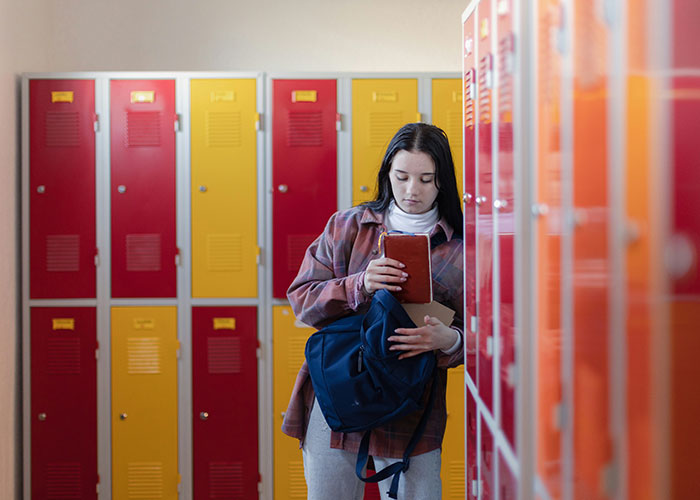 “5 Years Of My Life Down The Drain For Nothing”: Lifestyle Choices That Scream “Red Flag”