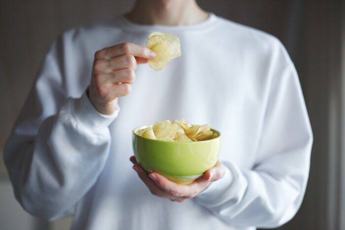 “Cutting Out All Fats”: 40 Harmful Things That Many People Assume Are Good For Them