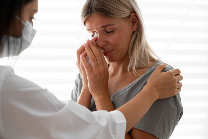 Woman Decides To Terminate Pregnancy So Baby With Fatal Abnormalities Won't Suffer, Mom Is Livid Woman Decides To Terminate Pregnancy So Baby With Fatal Abnormalities Won't Suffer, Mom Is Livid