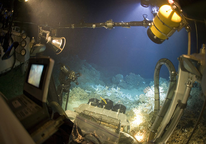 Underwater exploration equipment, a potential "next big thing" flop, capturing seafloor imagery.