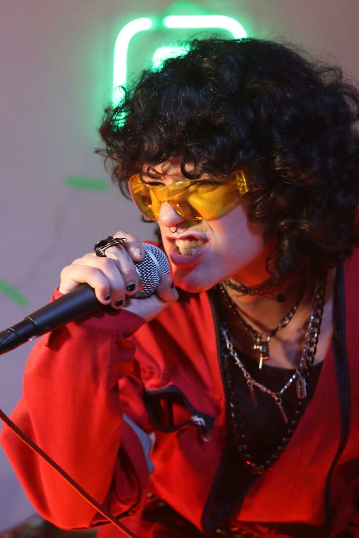 Mom Asks For Women’s Most Unhinged Mom Sanity Hacks, 30 Deliver