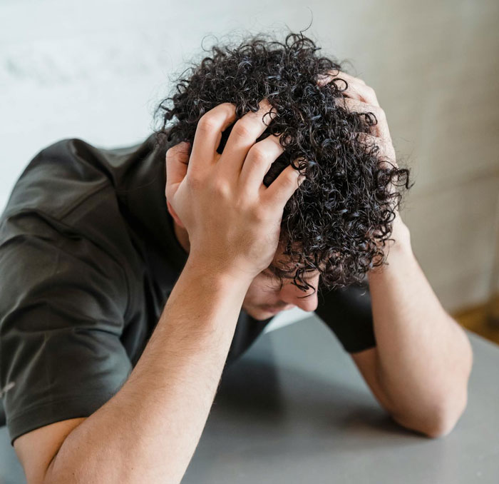 Guy Ruins Relationship With Brother After A Prank On His GF Goes Wrong: &ldquo;She Went For His Throat&rdquo;